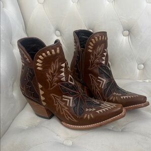 Ariat black Brown tan Mesa Western Ankle Boots 8.5 B X pointed toe